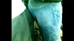 La MILF Jessa Rhodes est E-Z Pickings