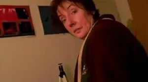 Deux filles chaudes chevauchent une grosse bite