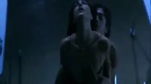 Elle a trouvé une bite assez grosse pour s'adapter à sa chatte étirée