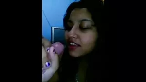 La baby-sitter Pepper séduit son patron sexy avec le sexe anal