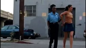 Curvaceous PAWG MILF est une fée de la cuisine solo!