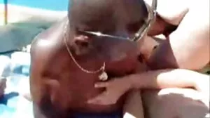 LETSDOEIT: Emma Hix et Carmen Caliente FFM Trio sur PornHD