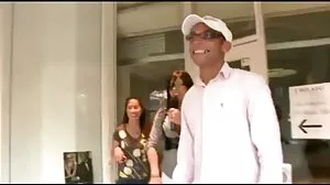 Tutor se fait sucer la bite par maman inquiète