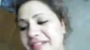 Pool Boy s'est enrôlé pour Sex par Huge Tittied Boss Lady!