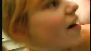 Pauvre petite fille blanche démolie par un gang noir