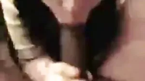 Sexe sensuel de Happy Sybill avec un garçon aux yeux bandés