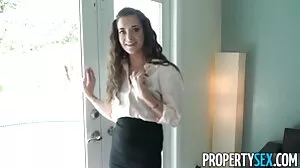 Brattysis : J'ai accidentellement baisé mon demi-frère le jour de la Saint-Valentin sur PornHD avec Jazmin Luv