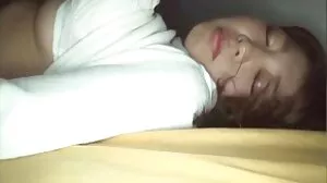 Yoga Chick a de grandes courbes et veut une bite!