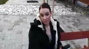 Curvy Skyla triche avec le plus gros coq noir qu'elle ait jamais vu