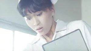 La MILF Anissa Kate et sa chatte rendent visite à Stepson!