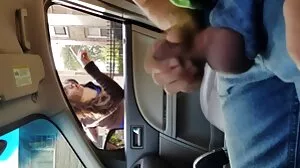 MILFs 1 sur 1 match pour le jeune Dingdong