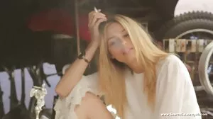 BangBros: Un cambrioleur se fait gifler sur PornHD avec Bella Rolland