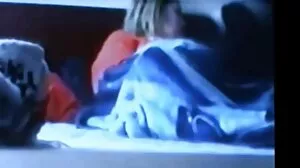 La MILF mature Brandi Love apporte Love & Joy & Juggs