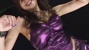 Gros butin de milf sous l'arbre